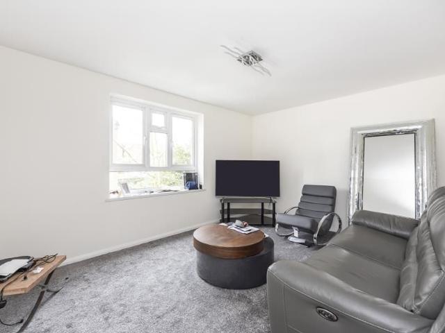Apartment for rent in London Borough of Ealing, Perivale