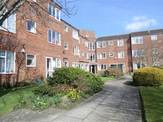 Apartment for rent in Poole