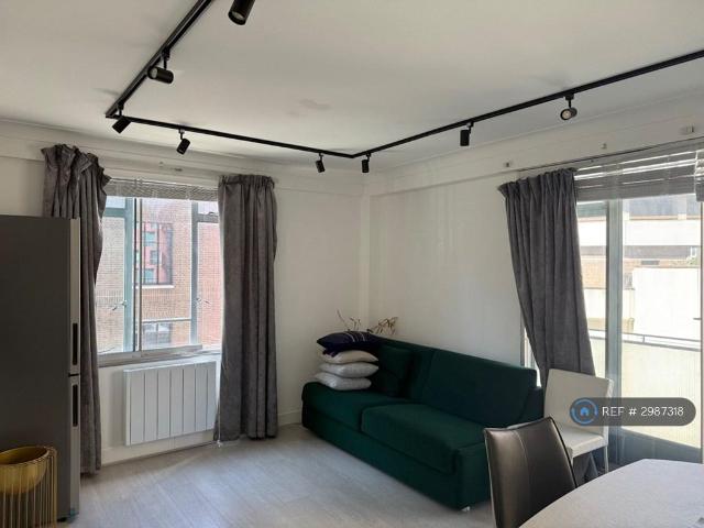 House for rent in Victoria, Greater London