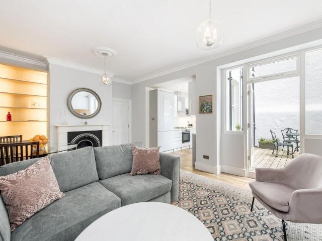 Apartment for rent in Victoria, Greater London