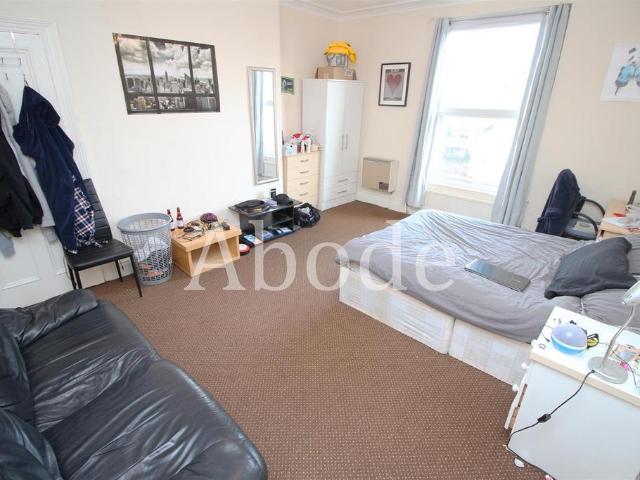 House for rent in Hyde Park, West Yorkshire