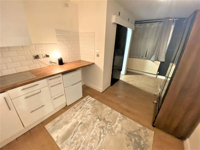Studio for rent in South Woodford, Greater London