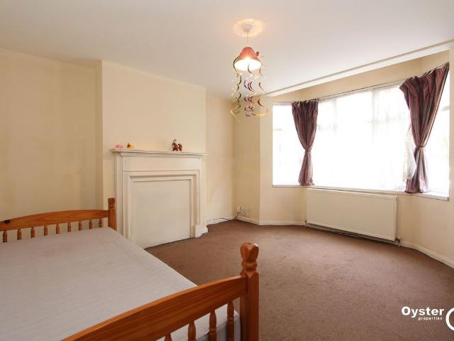 Apartment for rent in South Stanmore, Greater London