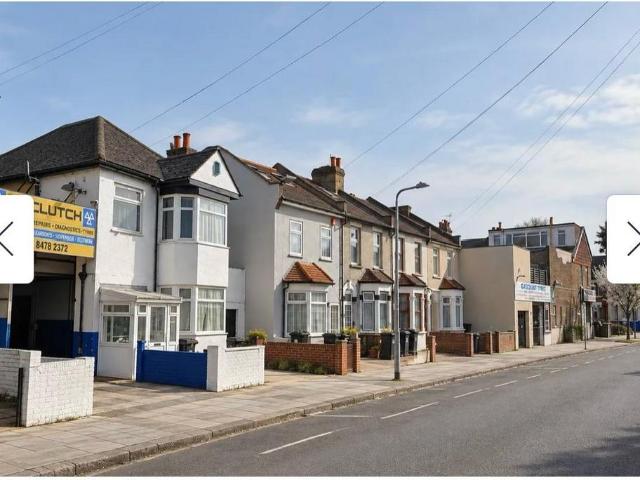 House for rent in London Borough of Redbridge, Greater London