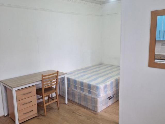 Studio for rent in London Borough of Brent, Greater London