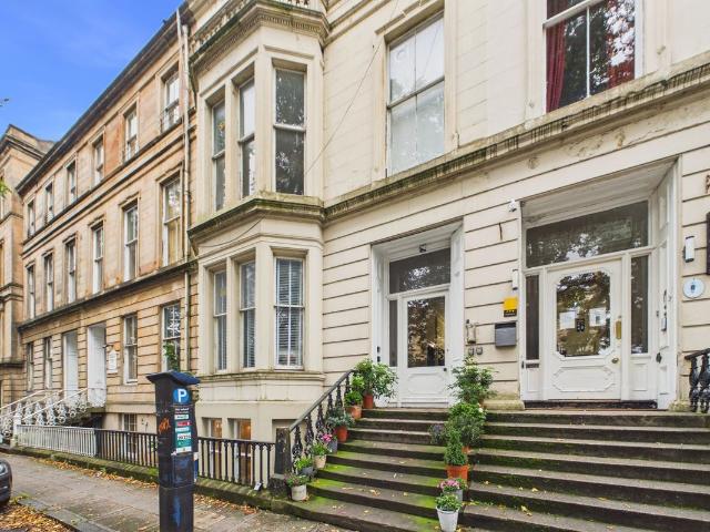 Studio for rent in Hillhead, Scotland