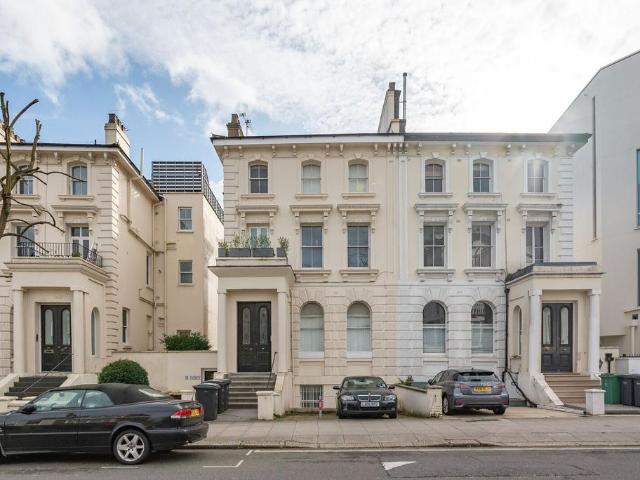 House for rent in Belsize Park, Greater London