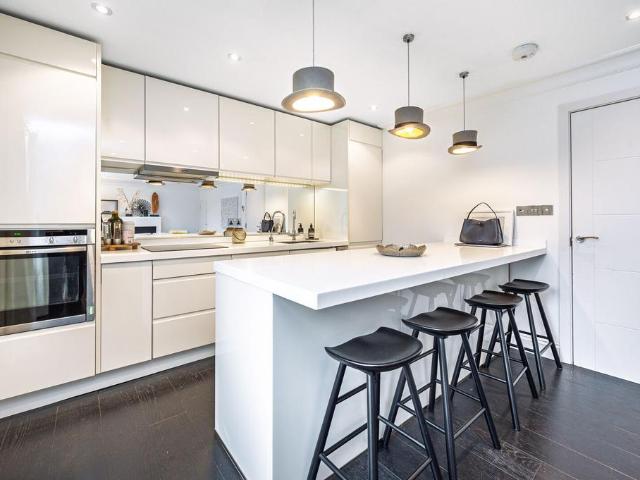 Apartment for rent in Swiss Cottage, Greater London