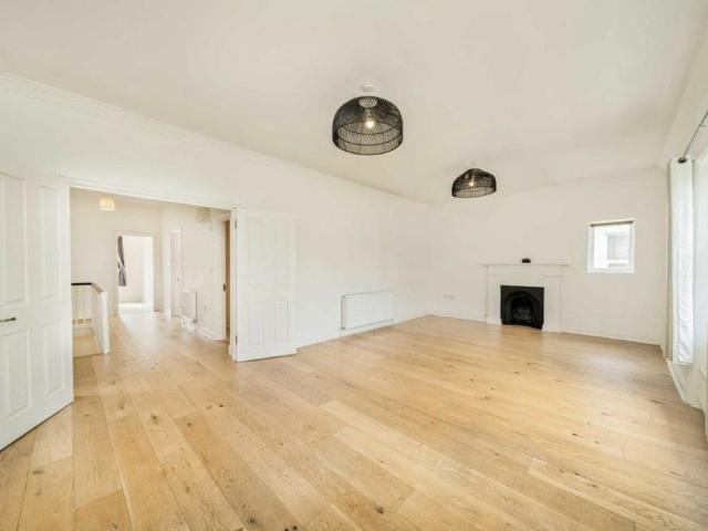 Apartment for rent in Belsize Park, Cat Hill