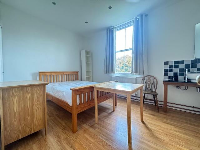 Room for rent in Belsize Park, Greater London