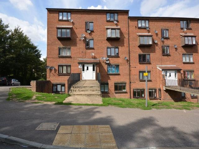 Apartment for rent in Ringlestone, Midway