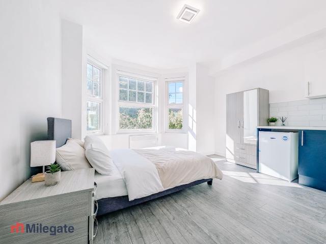 Studio for rent in Ringlestone, Maidstone