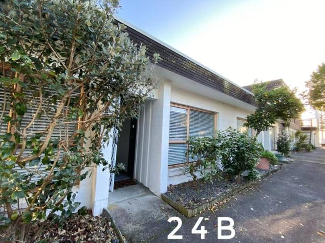 Apartment for rent in Eastern Beach, Howick