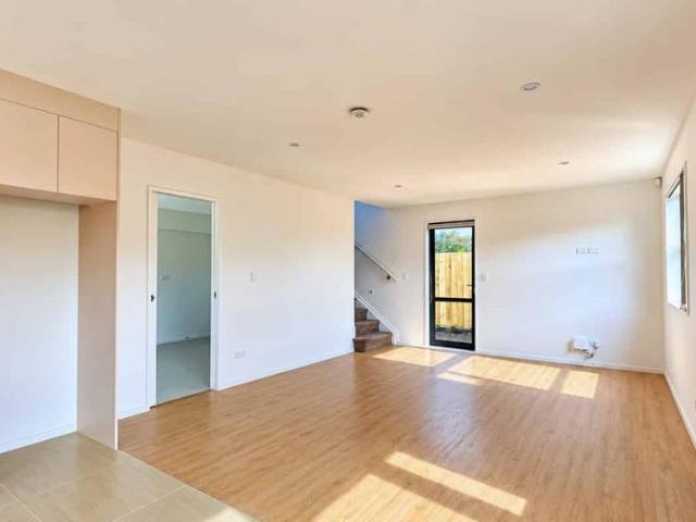 Townhouse for rent in Eastern Beach, Howick