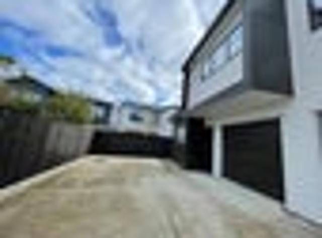 Townhouse for rent in Howick