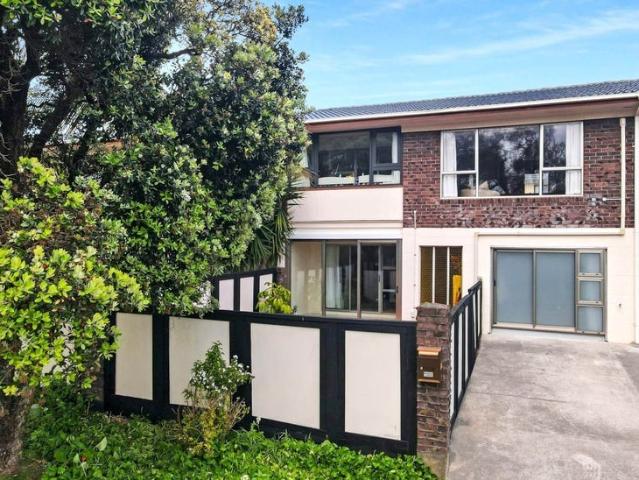 Apartment for rent in Eastern Beach, Howick