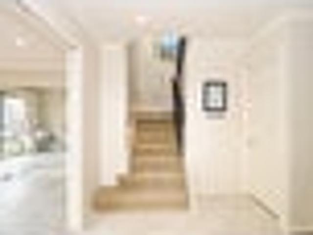 Townhouse for rent in Eastern Beach, Howick