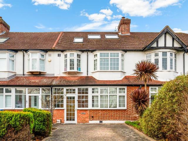Apartment for rent in London Borough of Merton, Merton Park