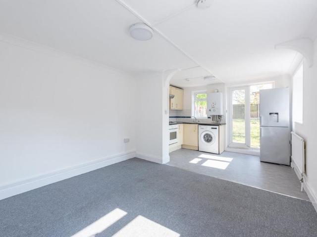 Apartment for rent in Streatham, Greater London
