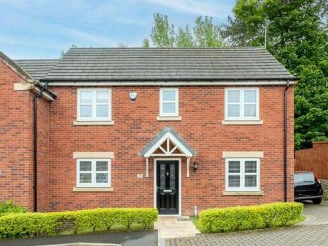 House for sale in Froggatt, East Midlands