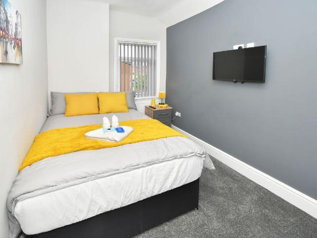 House for rent in Joiner's Square, Hanley