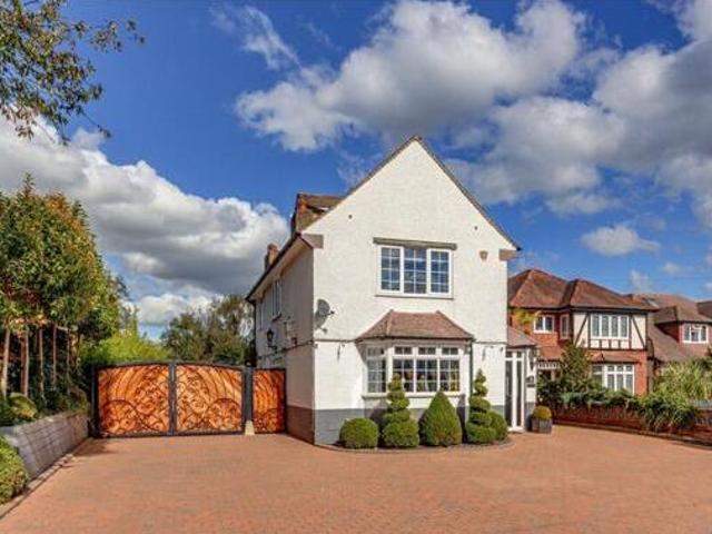 House for sale in Watford, Hertfordshire