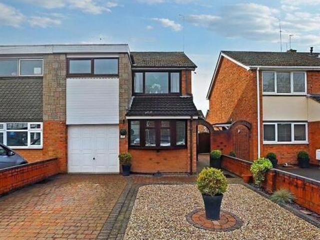 House for sale in Camp Hill, Warwickshire