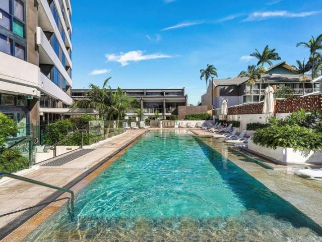 Villa for sale in Surfers Paradise, Gold Coast City