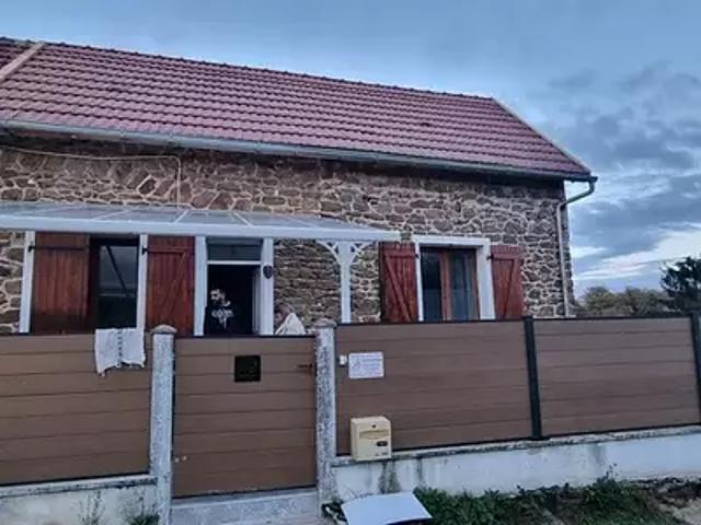 Maison vente à Montbardoux, Budelière