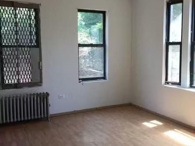 Condo for rent in Astoria