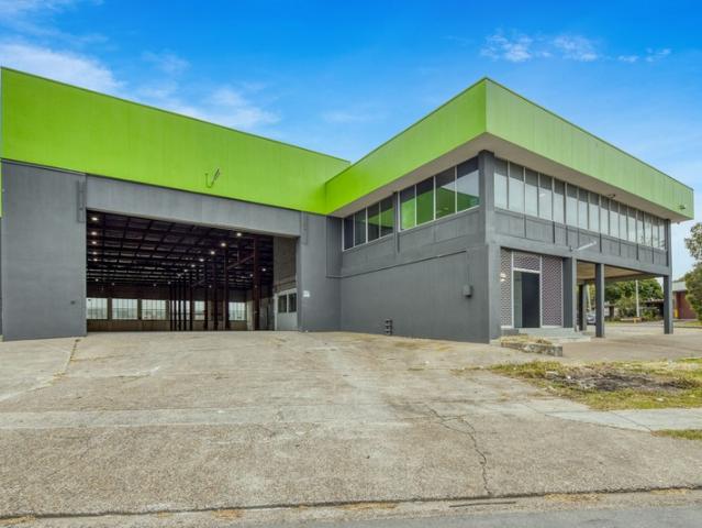 Warehouse for rent in Toombul, Queensland