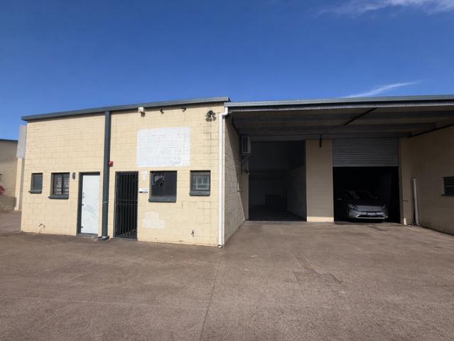 Warehouse for rent in Toombul, Queensland