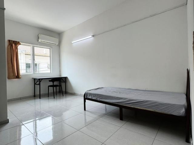 Room for rent in Jenjarom, Selangor