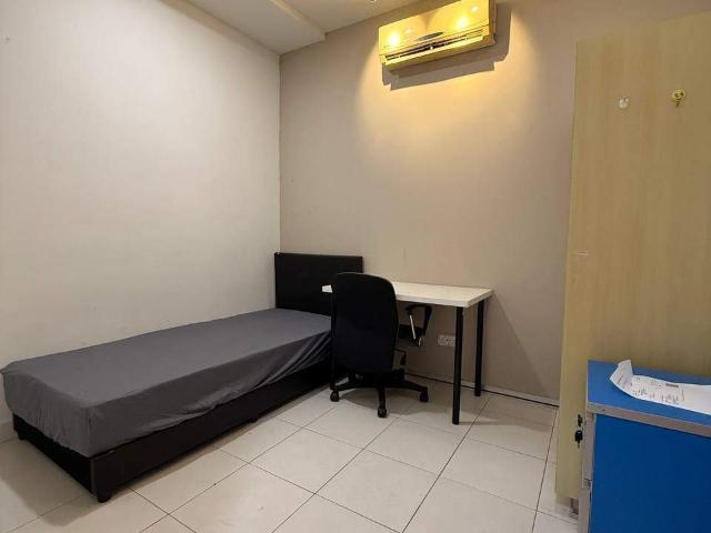 Room for rent in Petaling, Alam Impian