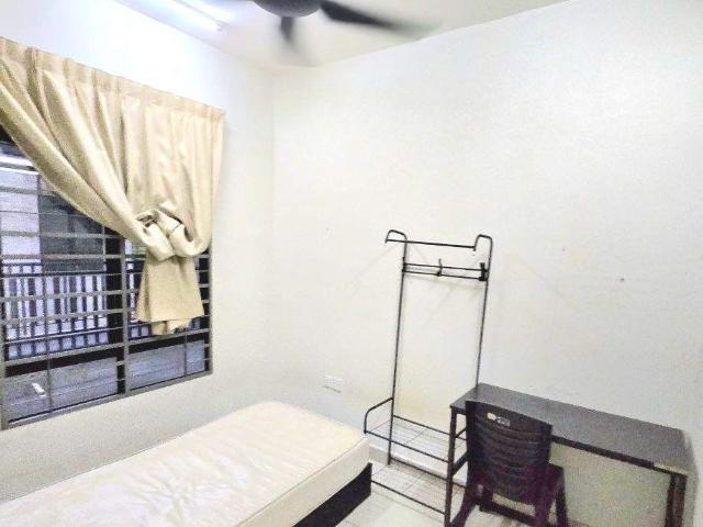 Room for rent in Petaling, Damansara Damai