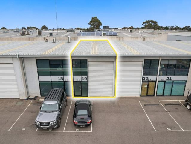 Warehouse for rent in Cheltenham, Melbourne