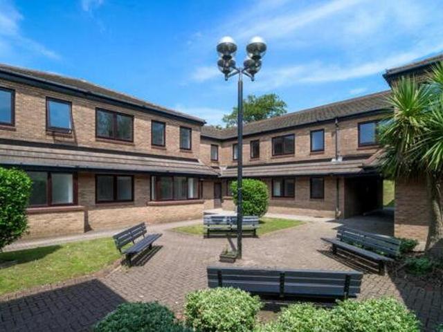 House for sale in Follaton, Strode