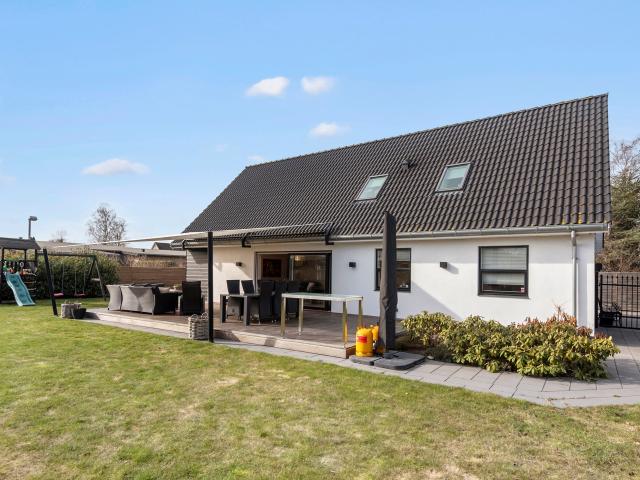 Villa til salg i Karlslunde, Greve