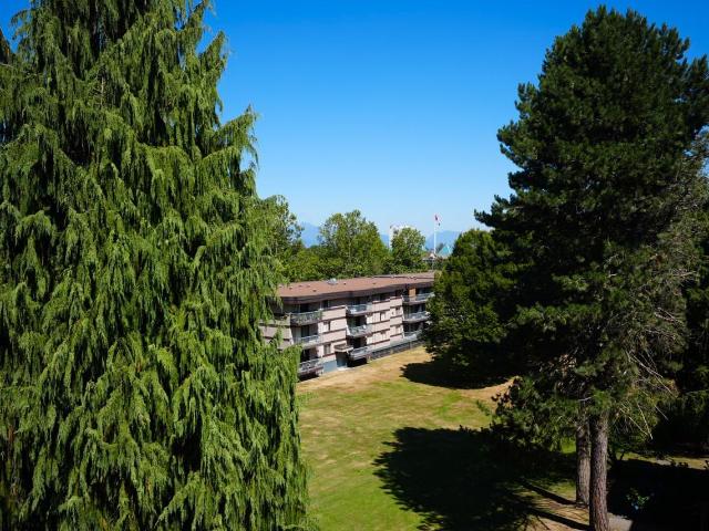 Apartment for rent in Surrey, British Columbia