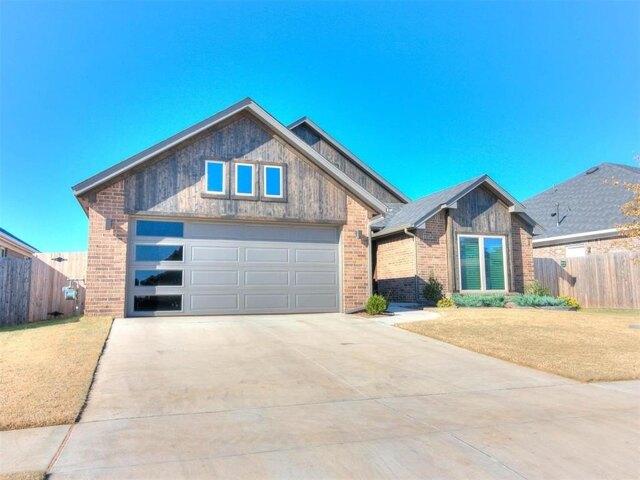 House for sale in Moore House for sale in Moore