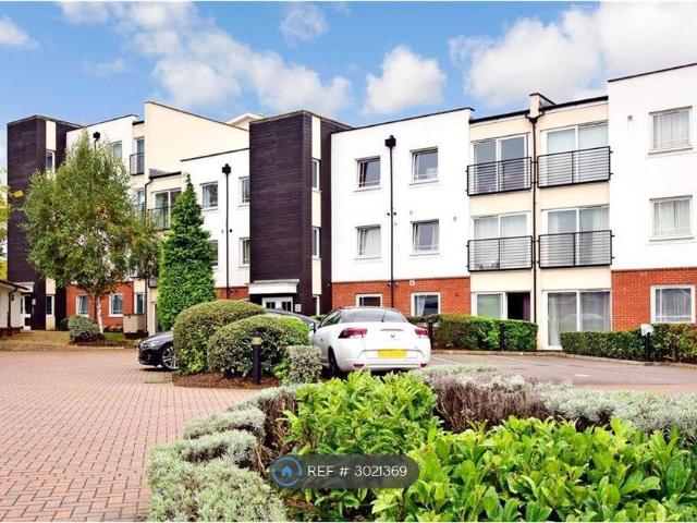 Apartment for rent in Pachesham Park, Surrey