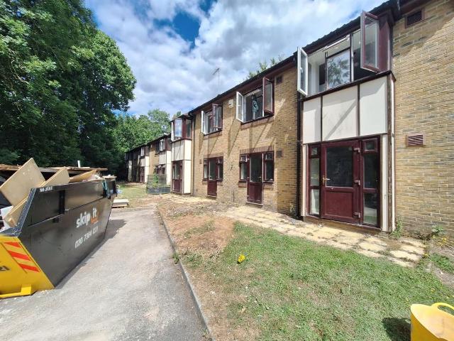Apartment for rent in Pachesham Park, Surrey
