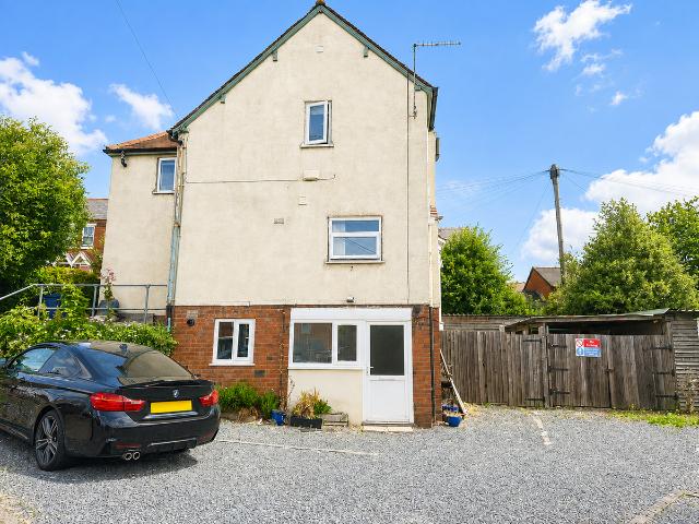 Apartment for rent in Dixons Green, West Midlands
