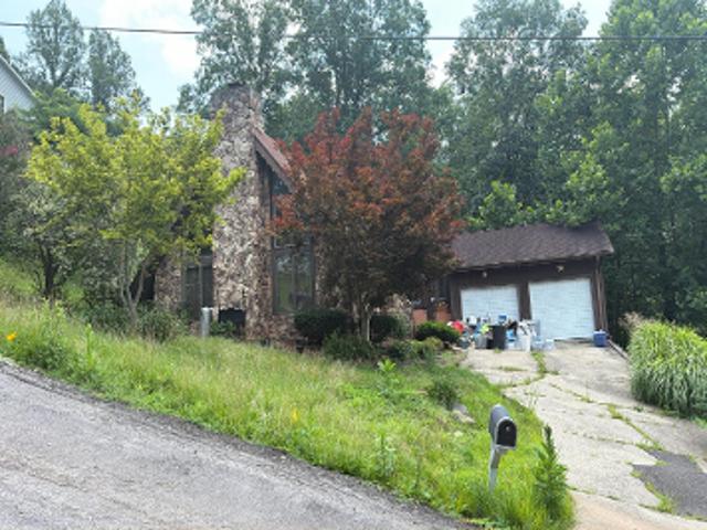 House for sale in Charleston, West Virginia