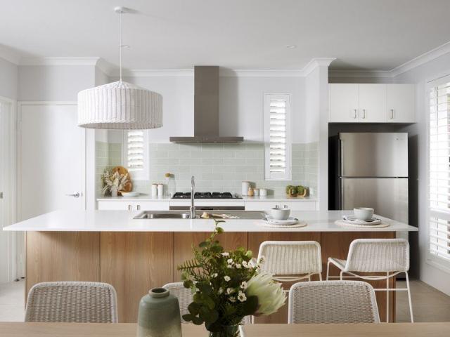 Cottage for sale in Eglinton, Western Australia