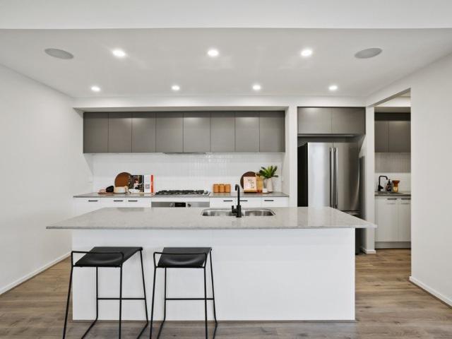 Cottage for sale in San Remo, Victoria