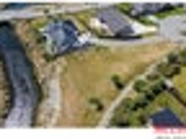 Land for sale in Canterbury