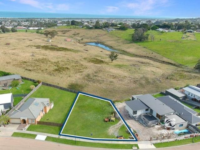 Land for sale in Lakes Entrance, Victoria