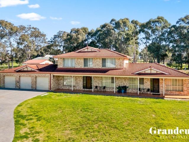 House for sale in Mount Vernon, Sydney