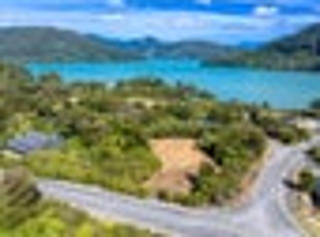 Land for sale in Marlborough